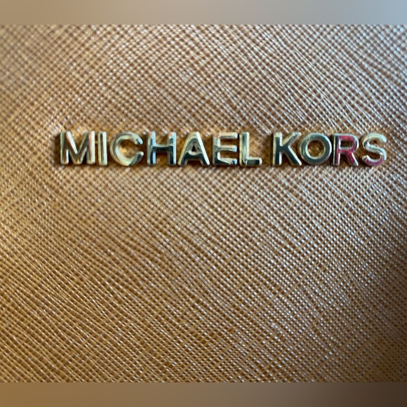 Michale Kors Purse - Picture 3 of 6